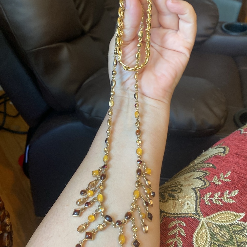 Cute necklace and vintage gold tone bracelet. (KK) - Picture 2 of 9